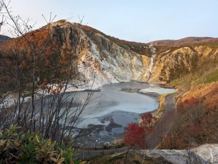 The unique volcanic scenery of Jigokudani