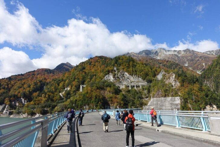 Path along the top of the dam