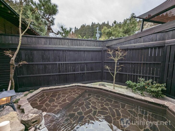 Open-air bath