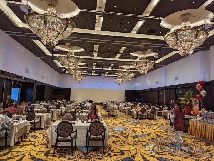 Spacious breakfast venue