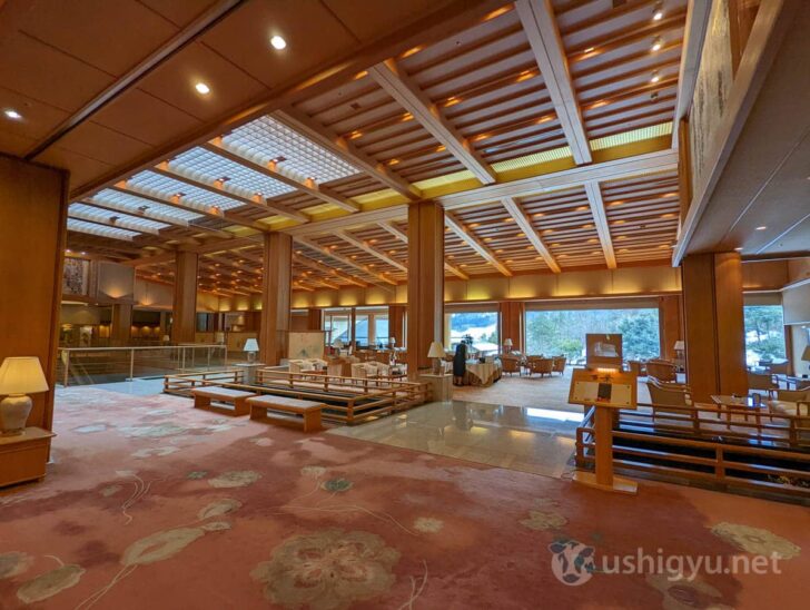 Spacious and elegant entrance hall