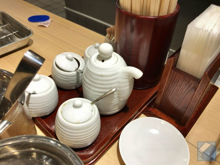 Three types of salt for seasoning tempura