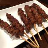 Savor Crispy Chicken Skewers at “Kawayaki Yakitori Samba” in Yakuin, Fukuoka