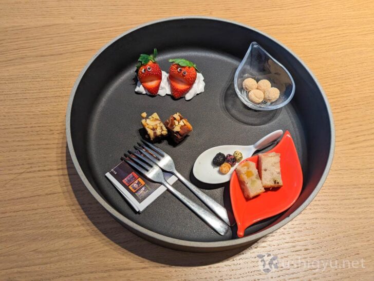 Cute welcome plate upon check-in