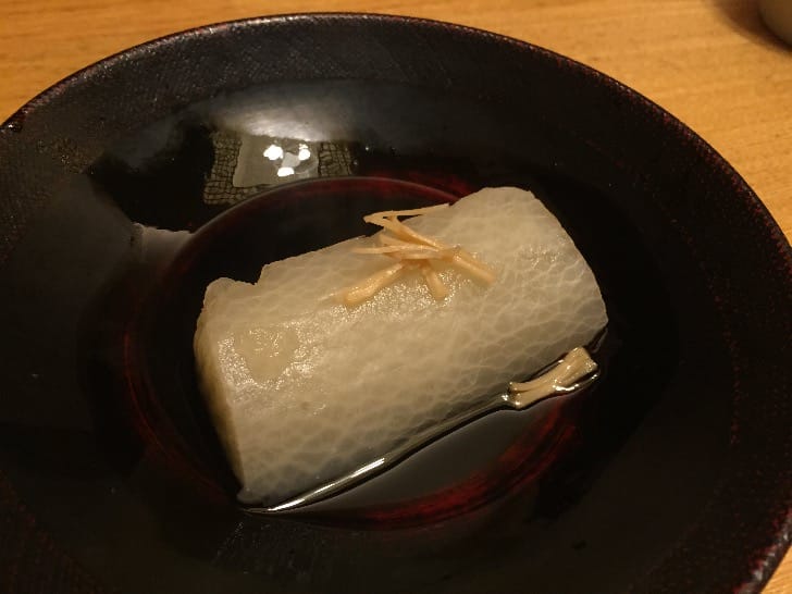 Daikon appetizer simmered in Kayanoya dashi