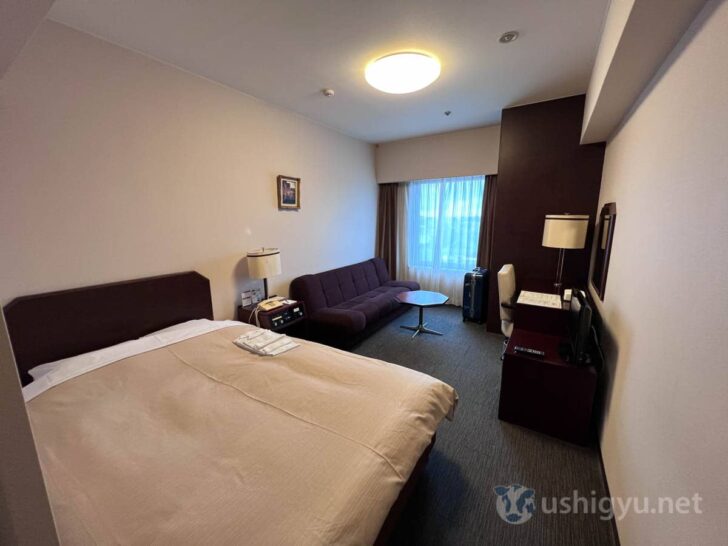 Well-maintained, atmospheric room though not new