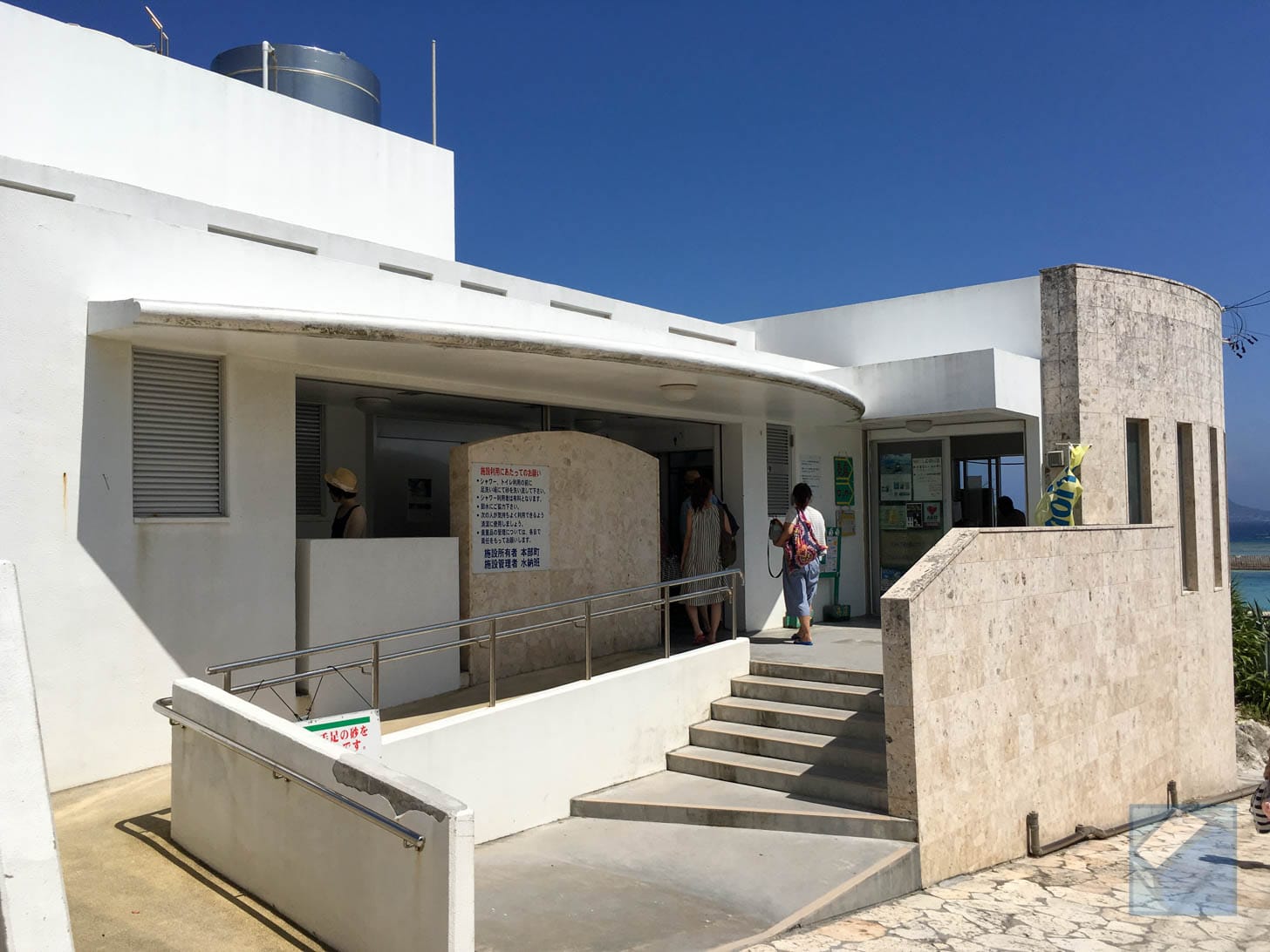Facilities at Minnajima beach