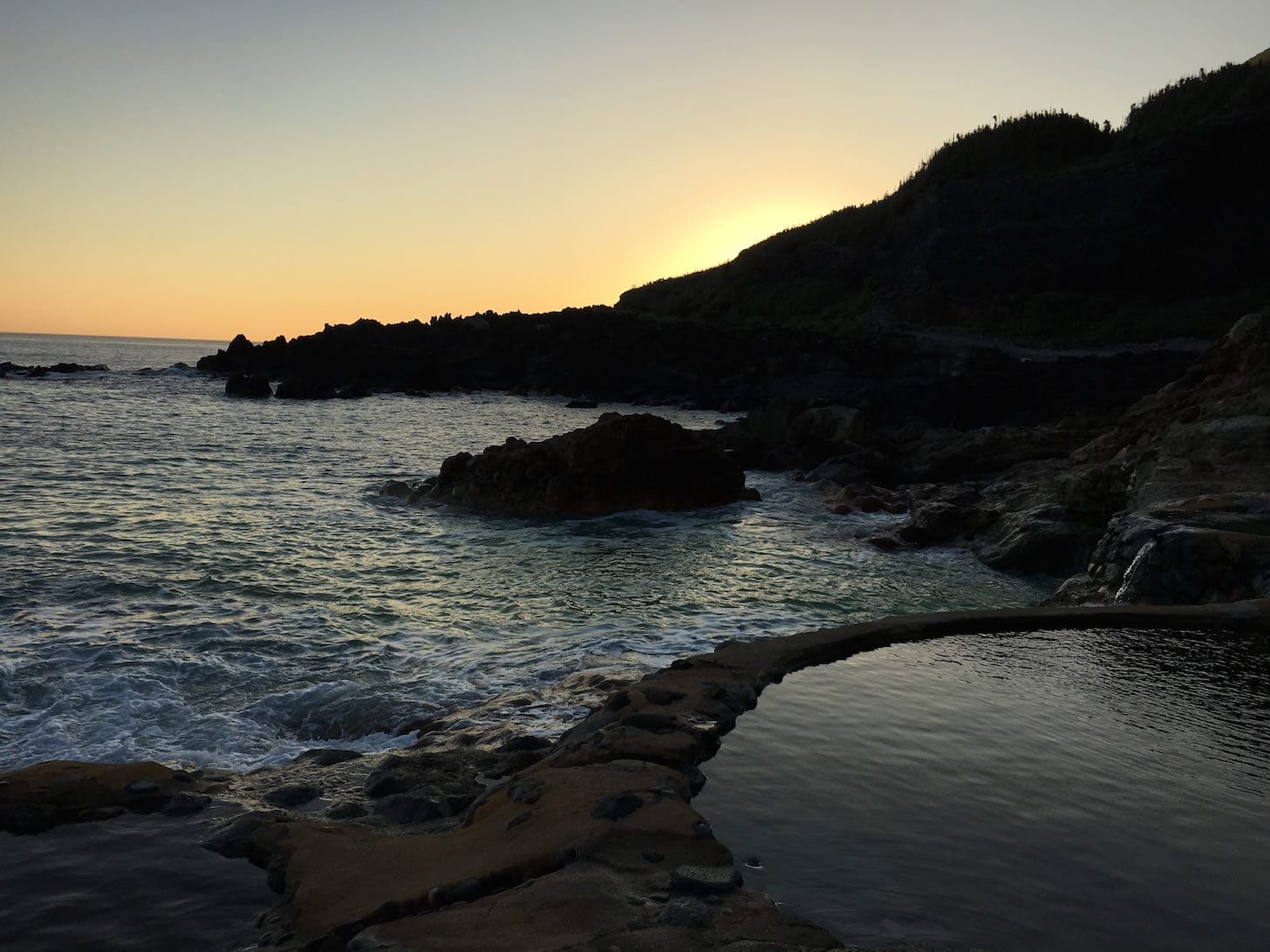 Changing scenery as the sun sets over the ocean