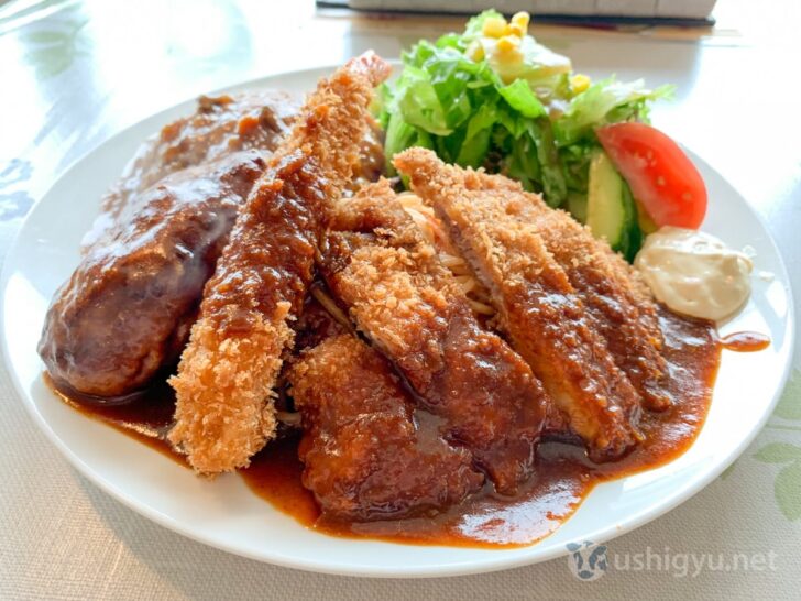 Fried shrimp and cutlet from the Triple Turkish Rice