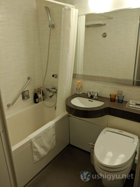Unit bath with washlet toilet