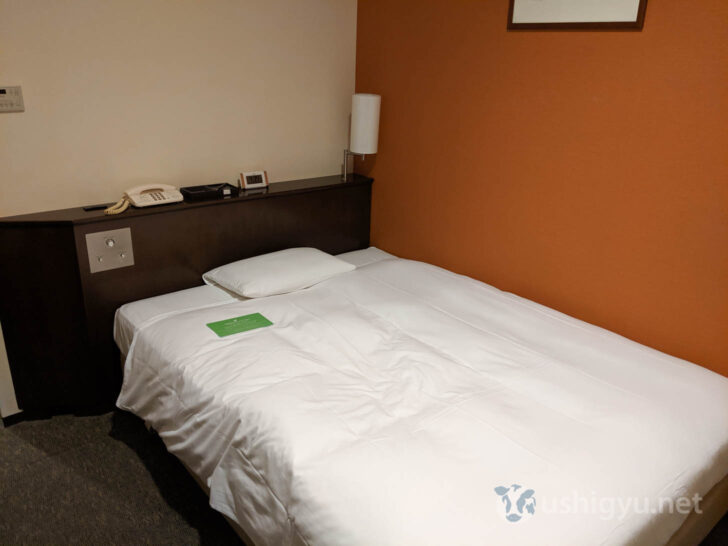 Simmons single bed, 140cm wide
