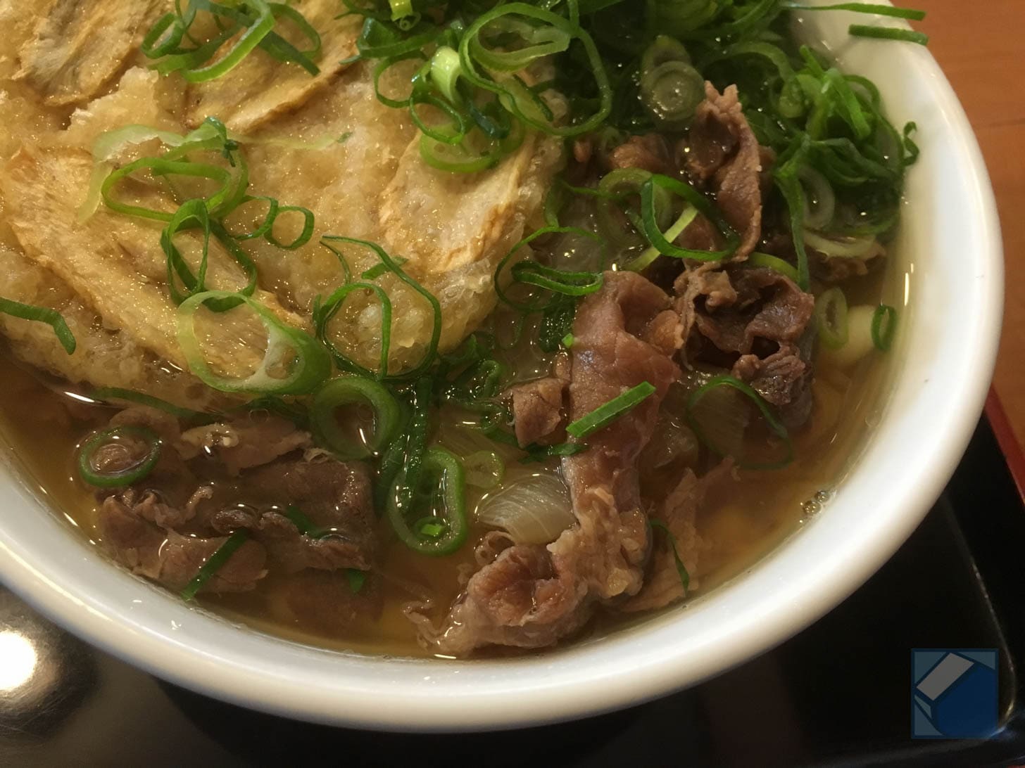 Seasoned beef topping on udon
