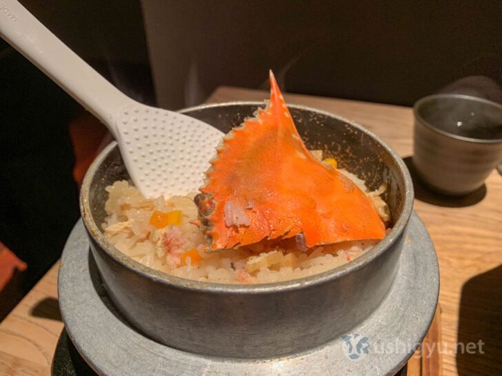 Crab kamameshi pot rice