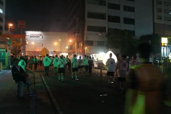 Participants departing with memorial items
