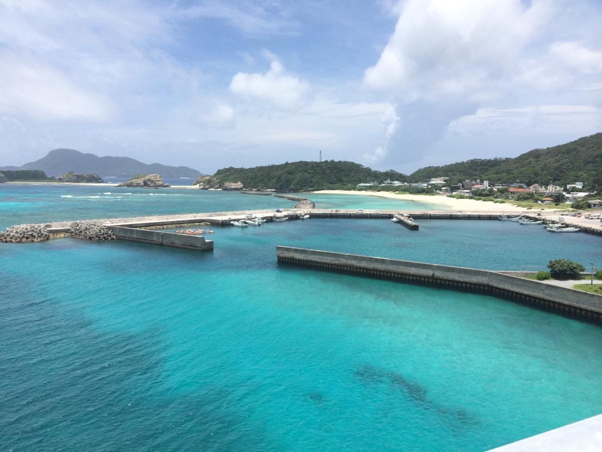 Brilliant blue ocean from Akajima Bridge