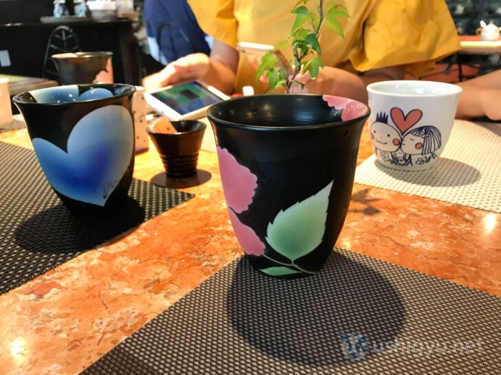 Gallery Arita: Even water served in Arita-yaki