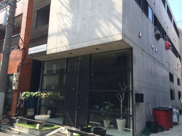 minami-senju-4.jpg Kangaroo Hotel exterior with modern concrete design