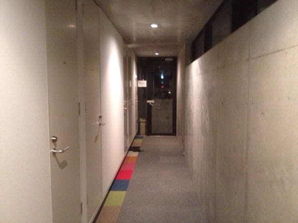 minami-senju-5.jpg Kangaroo Hotel interior facilities and hallway