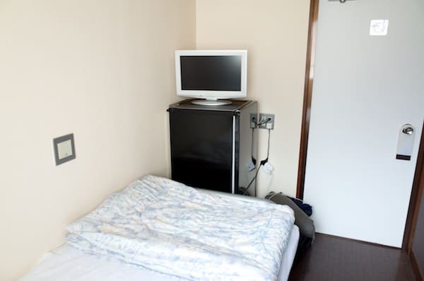 minami-senju-9.jpg Basic room interior at Hoteiya