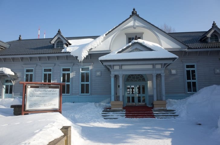 Historical scene display