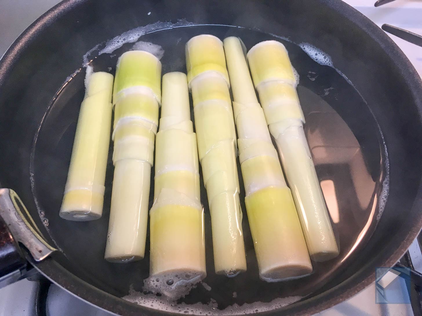 Cooling boiled takenoko with minimal discoloration