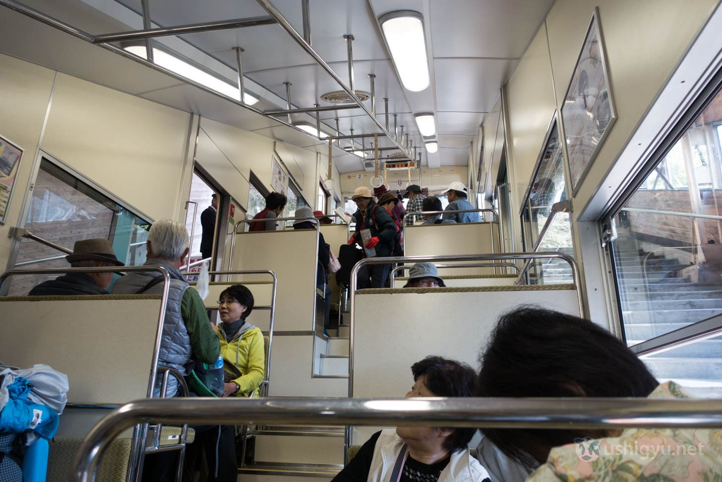 Interior cable car seating arrangement