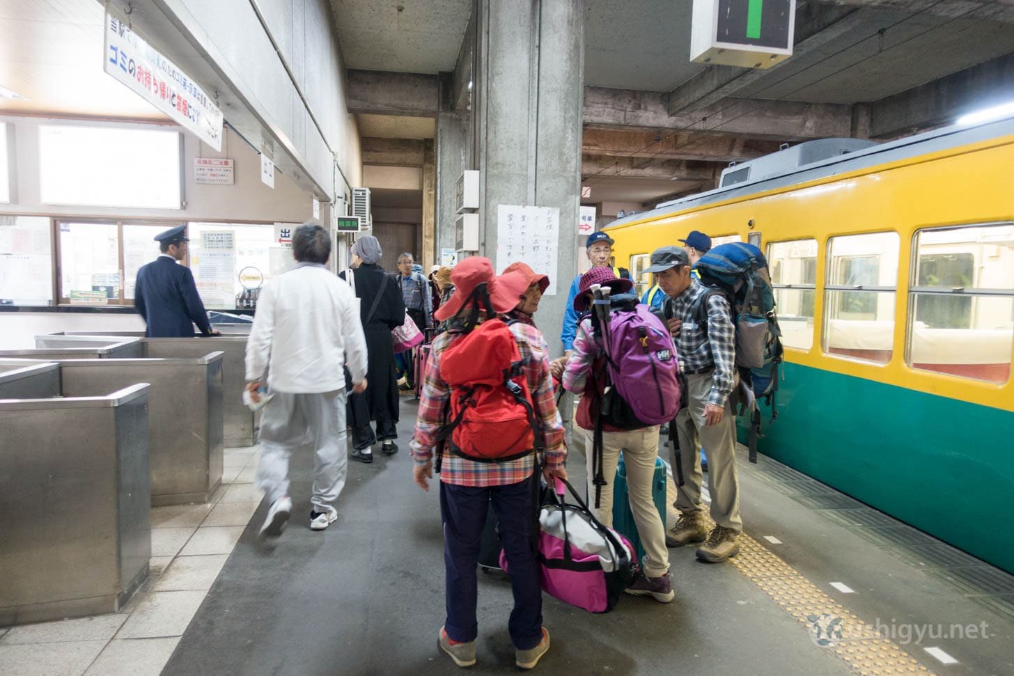 Tateyama Station arrival