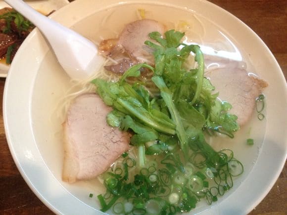 yosuko-ramen-6.jpg Crystal-clear salt ramen broth