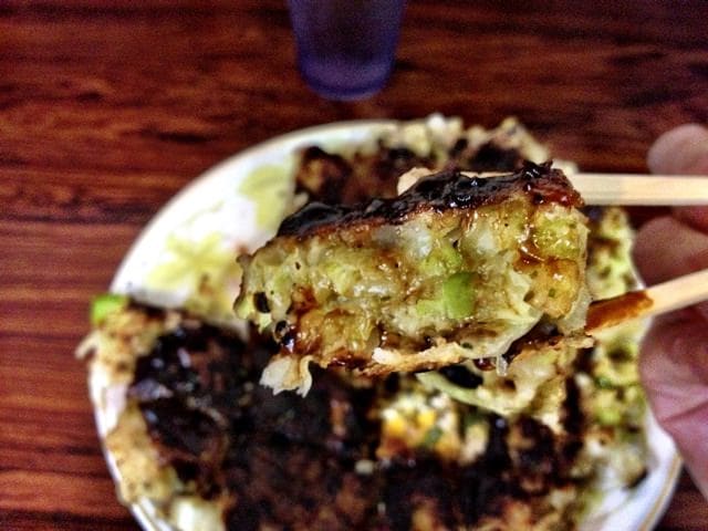 Cross-section showing thick okonomiyaki