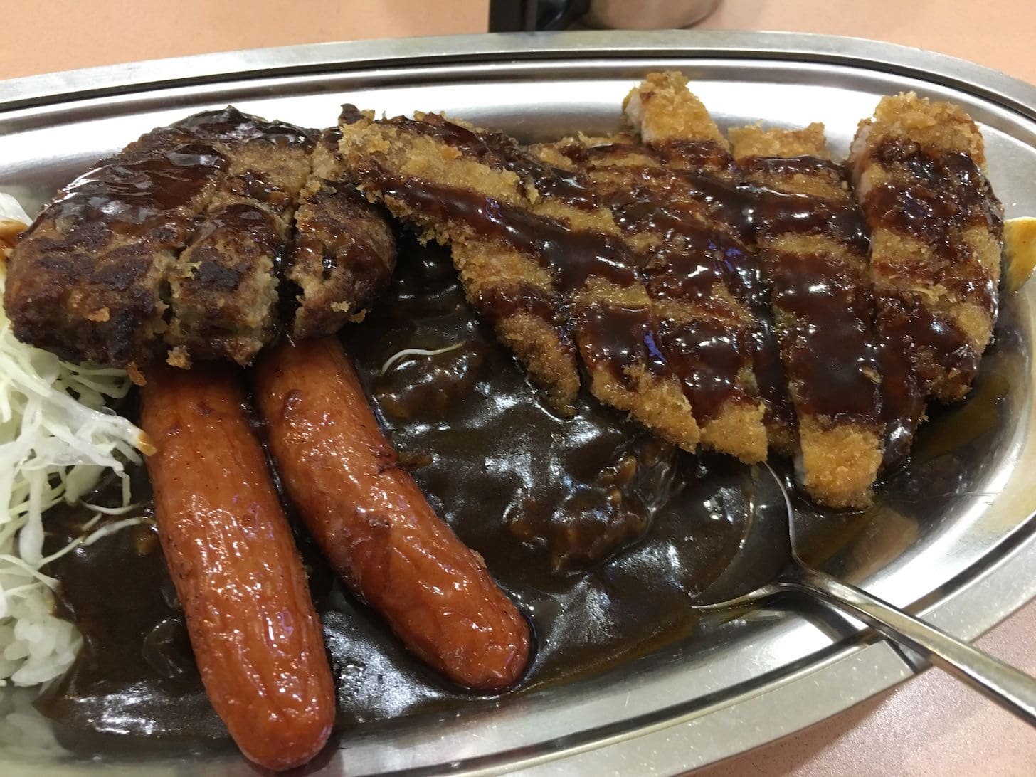 turban-curry-10.jpg Rich curry with tonkatsu, hamburger, and sausage toppings